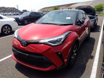 📌 Model: 2019 📌 Grade: 4.5 ⭐ 📌 Mileage: 24,380 KM 📌 Color: Red Wine / Black 🍷🖤 📌 Hybrid Efficiency: Experience the perfect blend of power and eco-friendliness ⚡ 📌 New Shape: Modern design with a sleek finish 🛣️ Ready to turn heads on every drive? This Toyota C-HR is waiting for you!